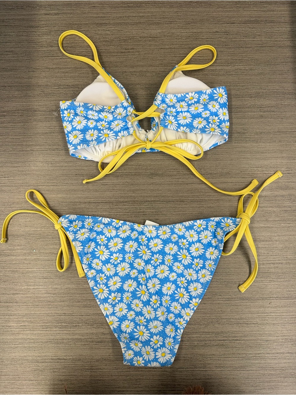 Daisy Bikini Set - Picture 2 of 2